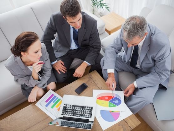 Najskuteczniejsze strategie konsultingu biznesowego w 2026: Jak osiągać mierzalne rezultaty dzięki AI i produktom doradczym